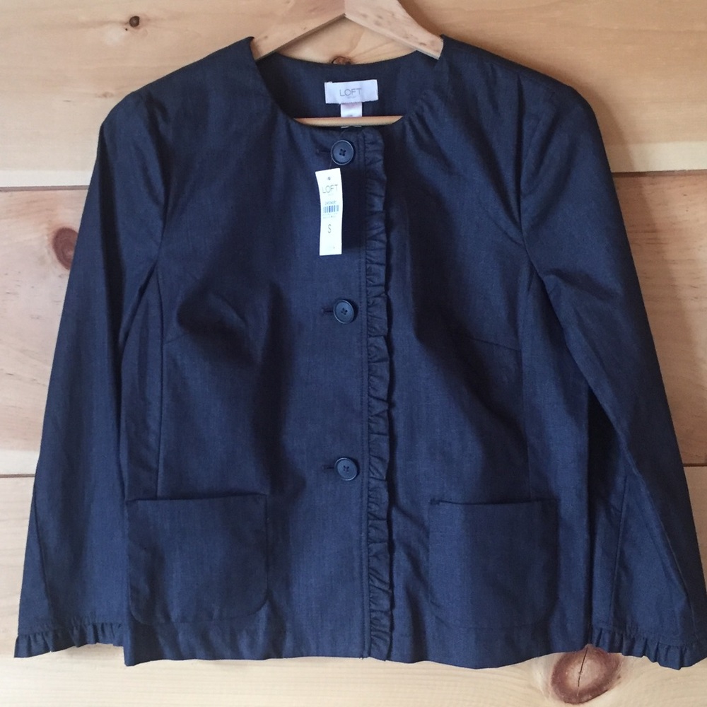 CUTE! NWT LOFT LIGHTWEIGHT DENIM BLAZER